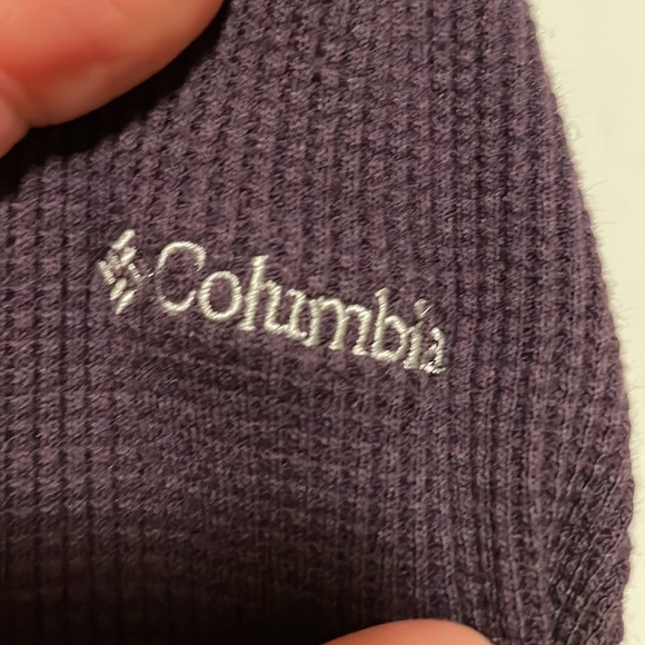 ♥️Columbia purple Henley with beautiful blue and green with white sleeve accents - Picture 5 of 5